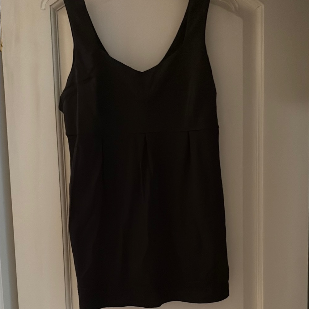 Lululemon athletic top. EUC size 10
